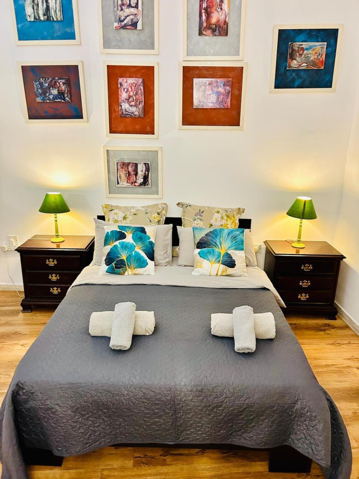 Homestay Meridian Spacious Wlk To St Julian's And Sliema Seafront, Balluta Bay *
