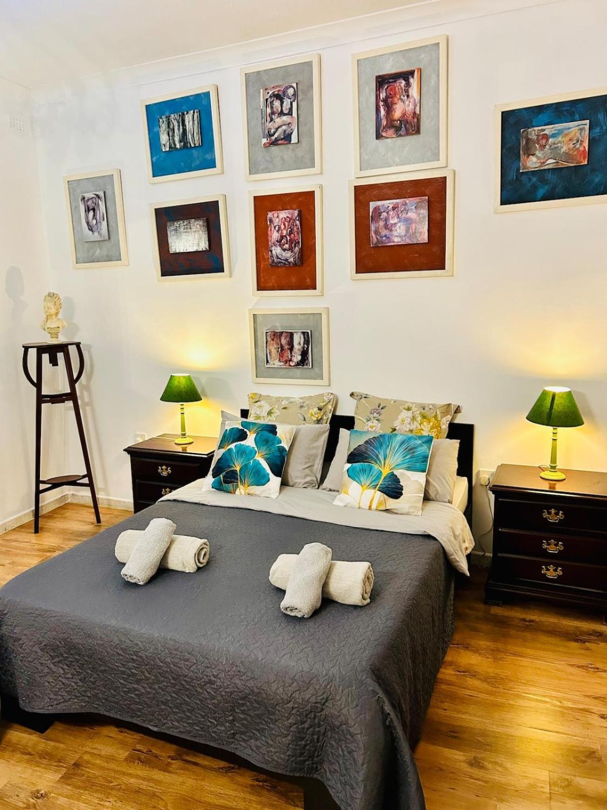 Meridian Spacious Wlk To St Julian's And Sliema Seafront, Balluta Bay Alloggio in famiglia